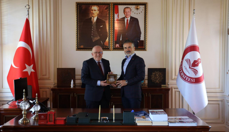 Suat Kılıç, Samsun Üniversitesi Rektörü Prof. Dr. Mahmut Aydın’ı ziyaret etti.