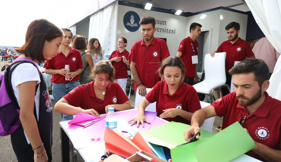 Samsun Üniversitesi Ayakları Yere Basmayan Festivalde Katılımcılarla Buluşmaya Devam Ediyor