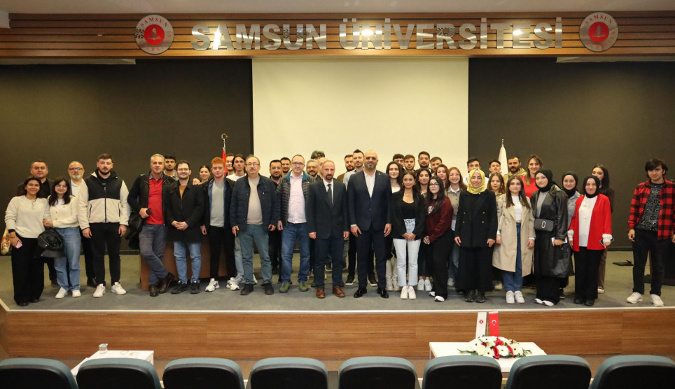 Üniversitemizde “Türkiye’nin Cumhuriyet’e Geçişi ve Sonrası” Paneli Düzenlendi