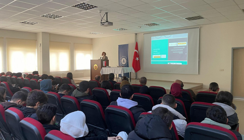 Kavak Meslek Yüksekokulunda “Sunum Tasarımı” Semineri Gerçekleştirildi