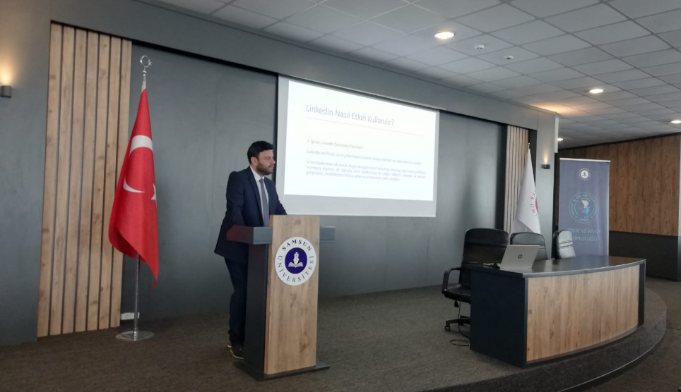 Sosyal Medya Platformları Üzerinden Profesyonel İş Ağı Oluşturma” Semineri Yapıldı