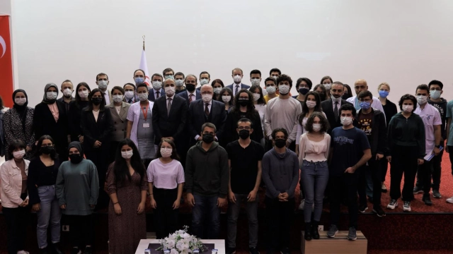 Rektör Aydın, Tıp Fakültesi Öğrencileri İle Buluştu