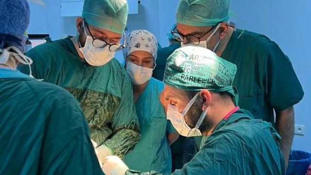 Koklear implant (biyonik kulak) ameliyatları Samsun Üniversitesi  Samsun Eğitim ve Araştırma Hastanesi’nde yapılmaya başlandı