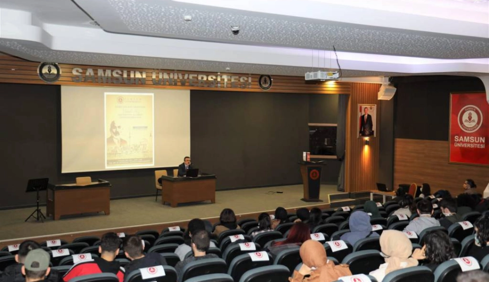 Samsun Üniversitesinde “Doğu İle Batı Arasında Mehmet Akif’in Medeniyet Algısını Yeniden Okumak” Konferansı Yapıldı