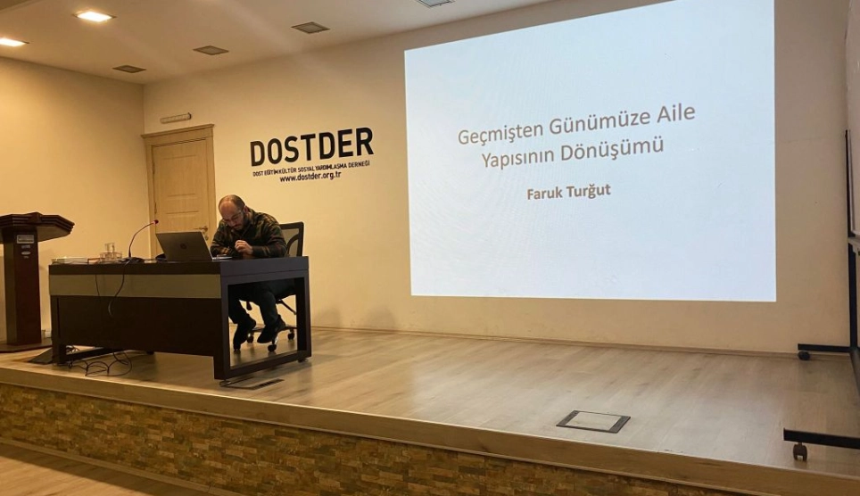 Aile Konferansları Dr. Faruk Turğut’un “Ailenin Yapısal Dönüşümü” Sunumuyla Başladı